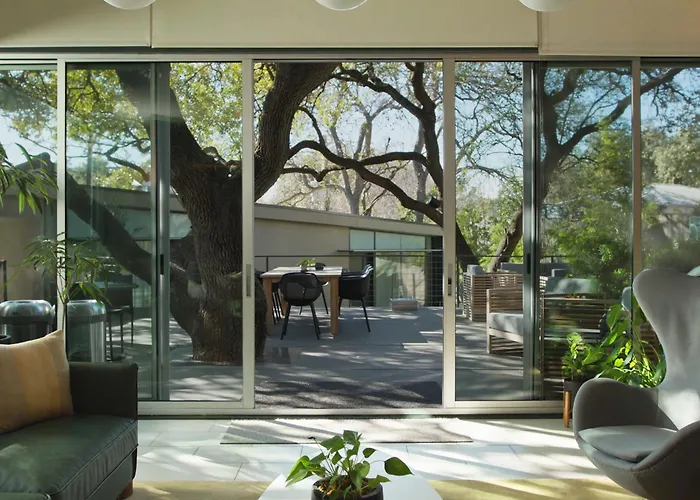 Frame Hotel - Treehouse Austin